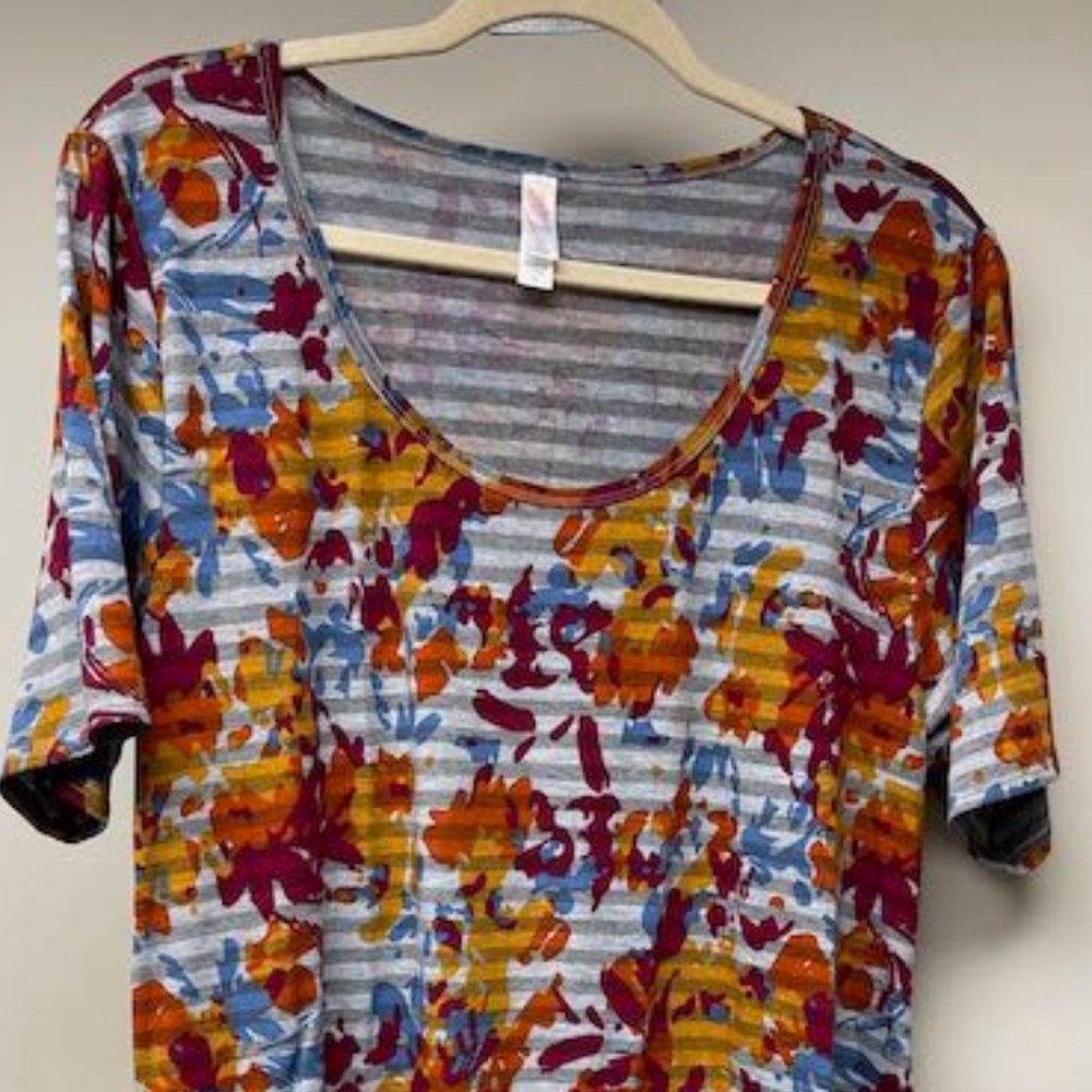 Women's LuLaRoe Perfect tee (like swing tee) XL (can also fit a 1X) grey floral